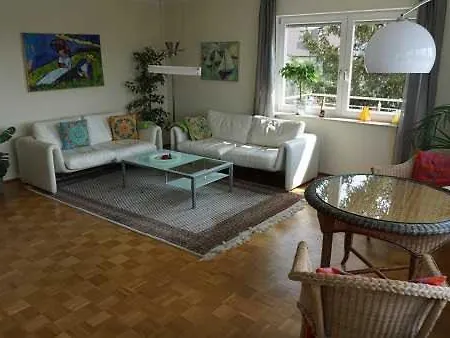 Cecilia Apartment *